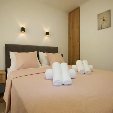 Family House Bubalo فيلة *