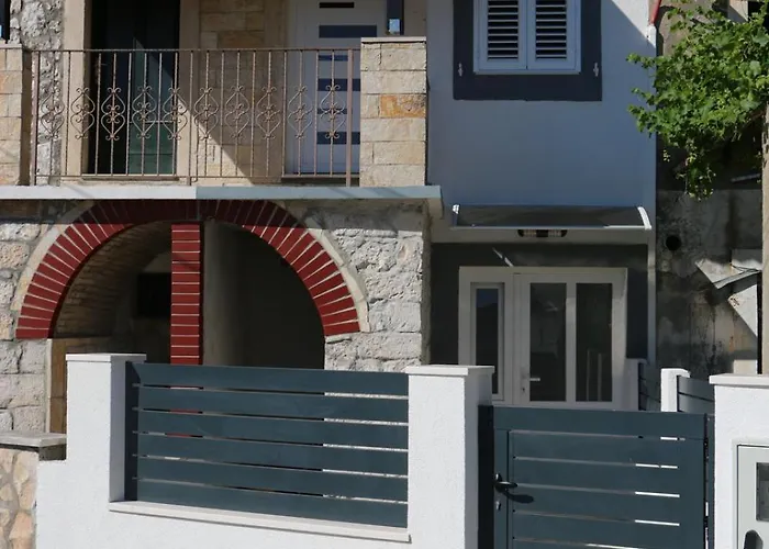 Family House Bubalo Вилла *